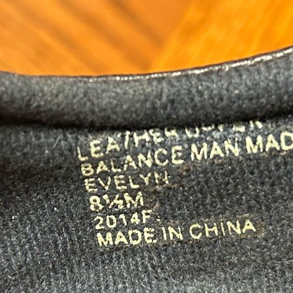 Women’s Black Leather Loafers by Earth Origins 8.5 - Picture 8 of 9